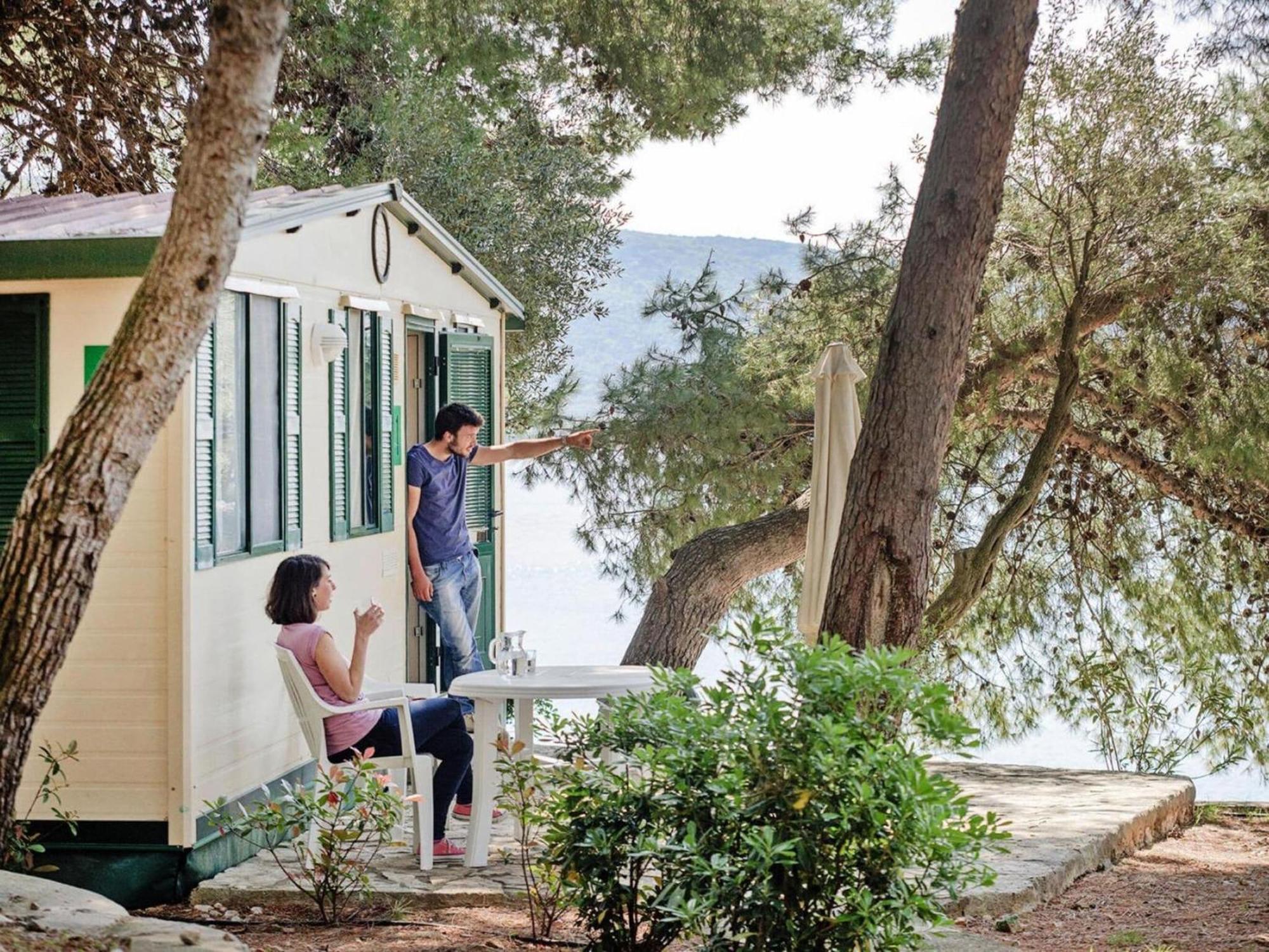 Mobile Homes In Camp Kovacine, Cres, With Long Pebble Beach Esterno foto
